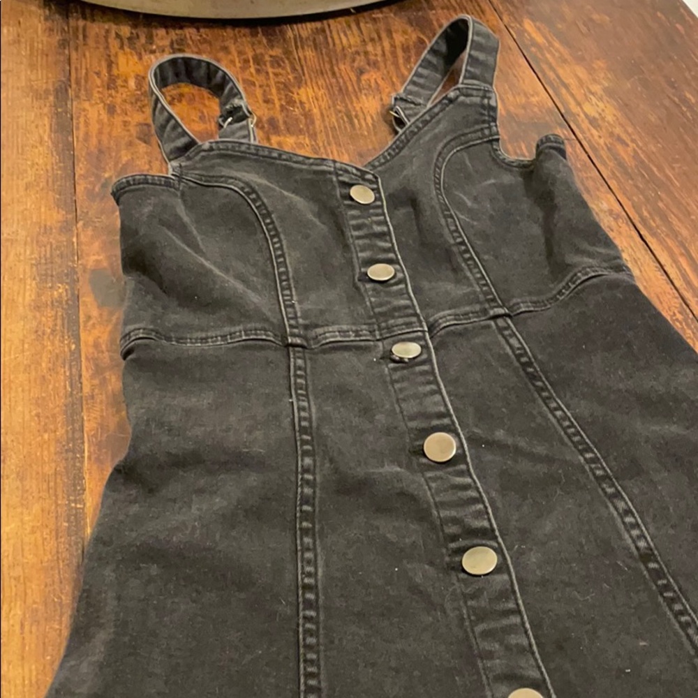 URBAN OUTFITTERS FADED BLACK DENIM MINI DRESS - Picture 5 of 14